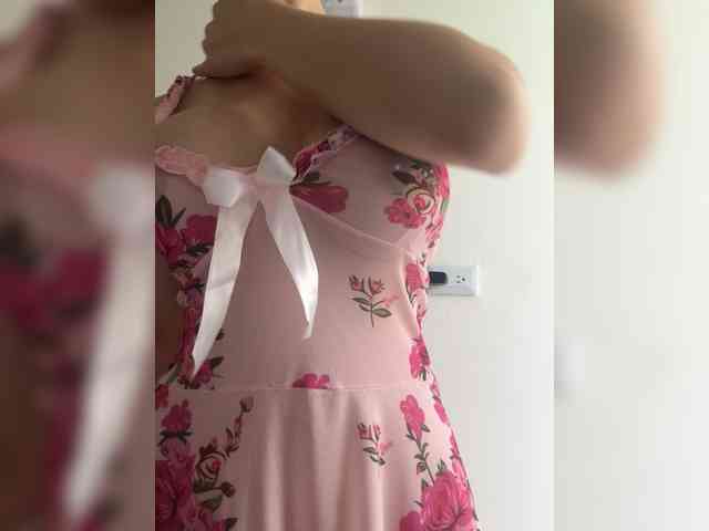 EllaThorne webcam