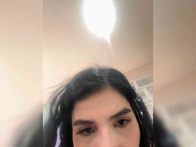 EllaThorne webcam