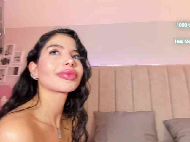EllaThorne webcam