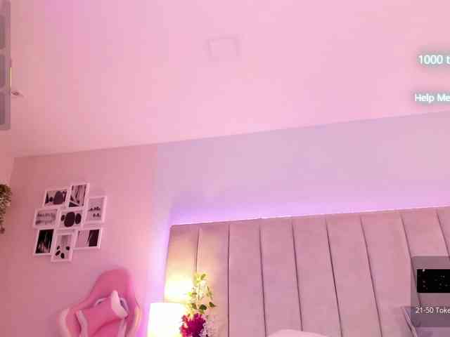 EllaThorne webcam