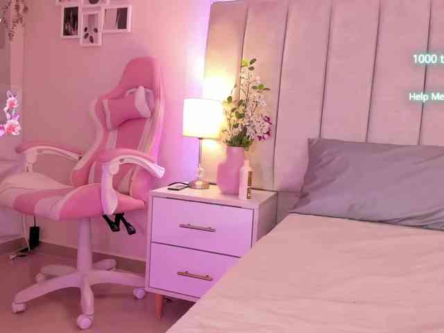 EllaThorne webcam