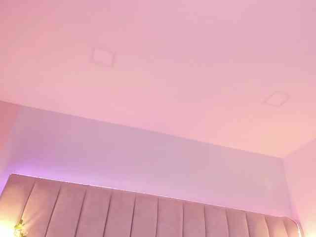 EllaThorne webcam