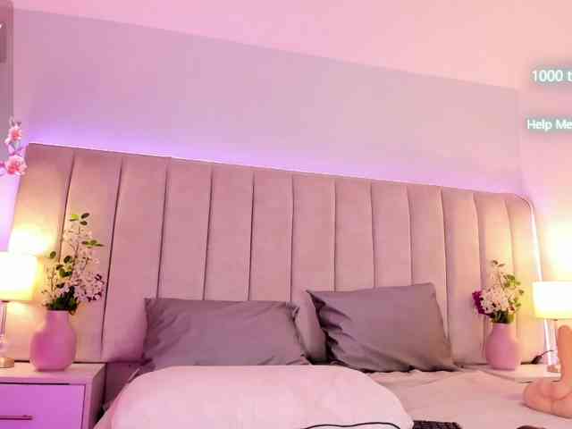 EllaThorne webcam