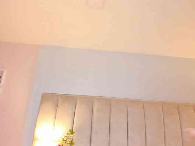EllaThorne webcam