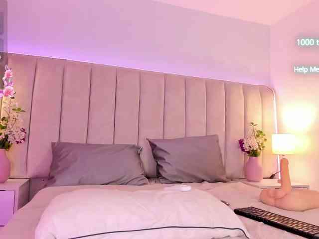 EllaThorne webcam