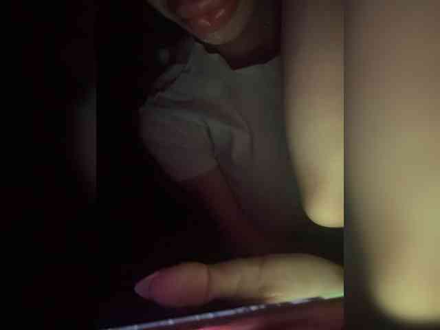 EllaThorne webcam