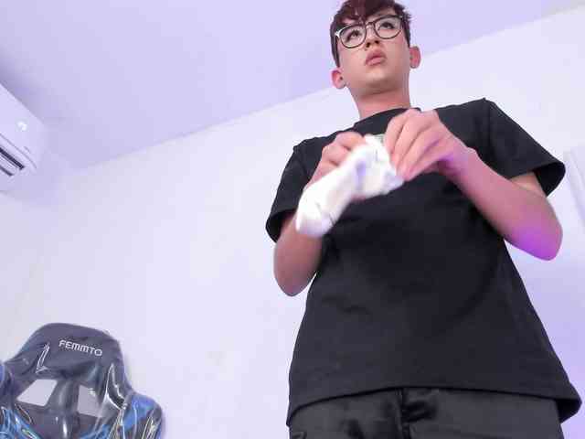 Chrisboy- Live Webcam on BongaCams