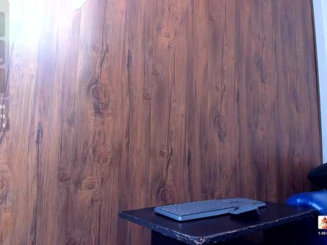 Skinny-Mature's BongaCams show and profile