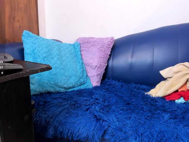 Skinny-Mature's BongaCams show and profile