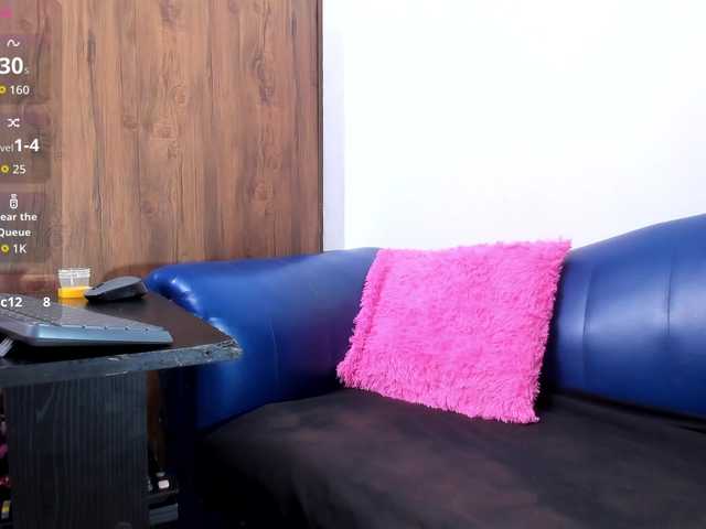 Skinny-Mature's BongaCams show and profile