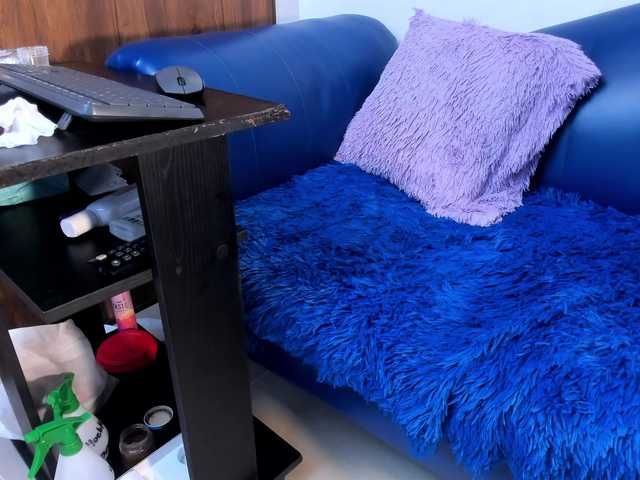 Skinny-Mature's BongaCams show and profile