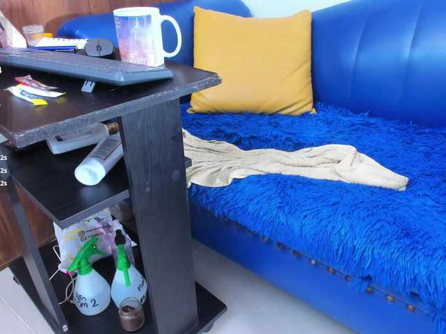 Skinny-Mature's BongaCams show and profile