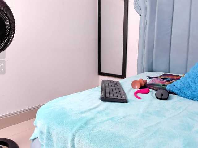 Skinny-Mature's BongaCams show and profile