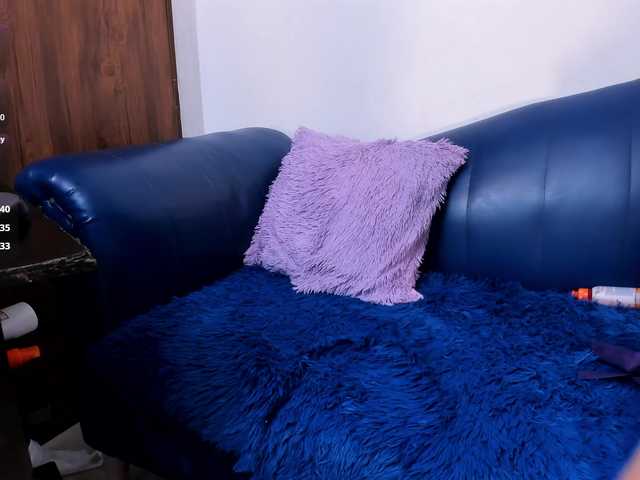 Skinny-Mature's BongaCams show and profile