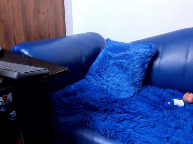 Skinny-Mature's BongaCams show and profile