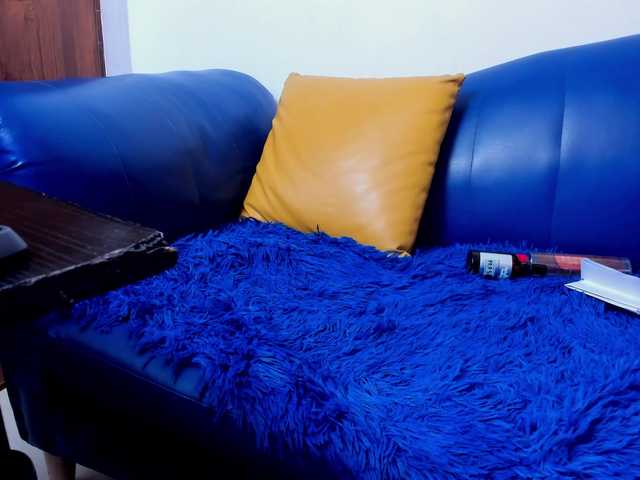 Skinny-Mature's BongaCams show and profile