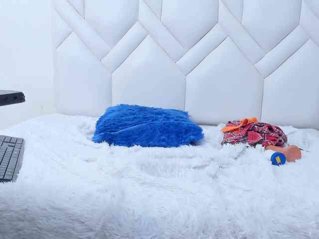 Skinny-Mature webcam