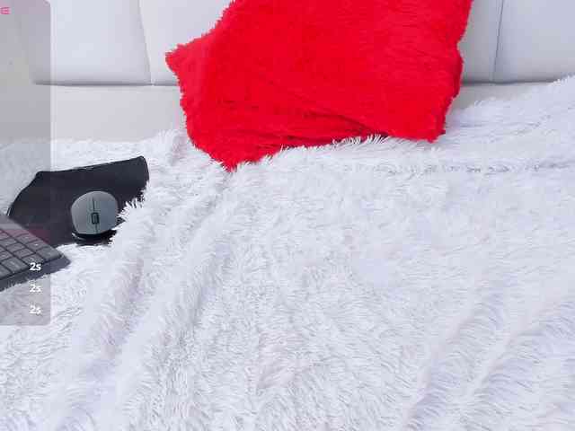 Skinny-Mature webcam