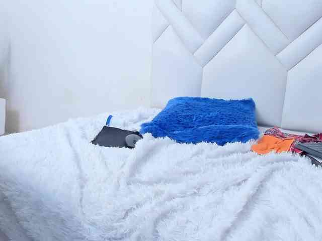 Skinny-Mature webcam