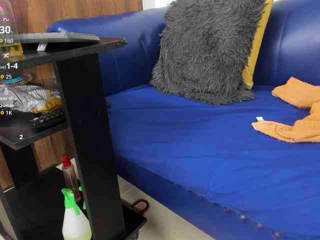 Skinny-Mature webcam