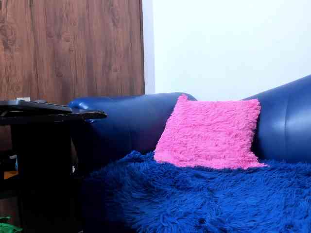 Skinny-Mature webcam