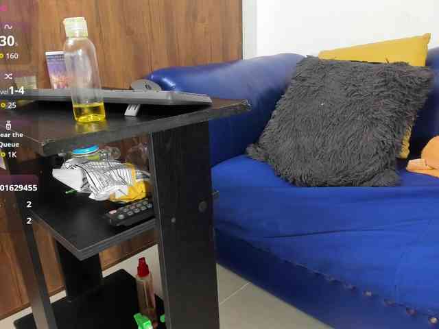 Skinny-Mature webcam