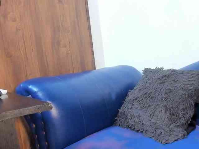 Skinny-Mature webcam