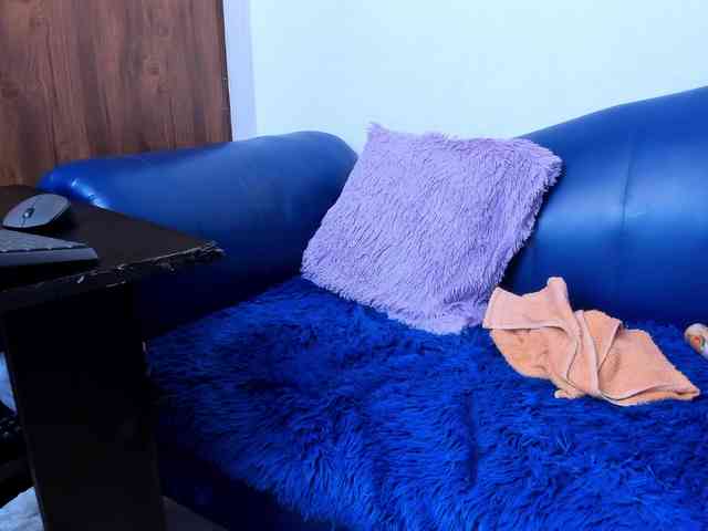 Skinny-Mature webcam