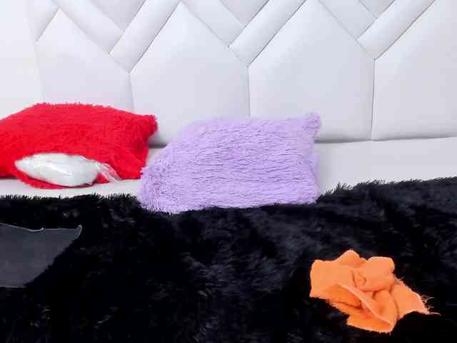 Skinny-Mature webcam