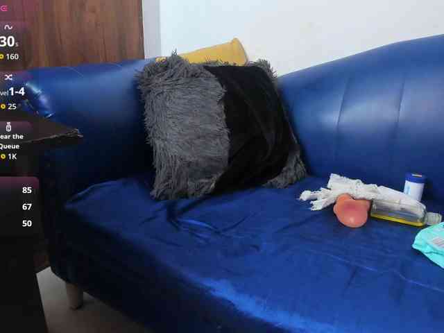 Skinny-Mature webcam