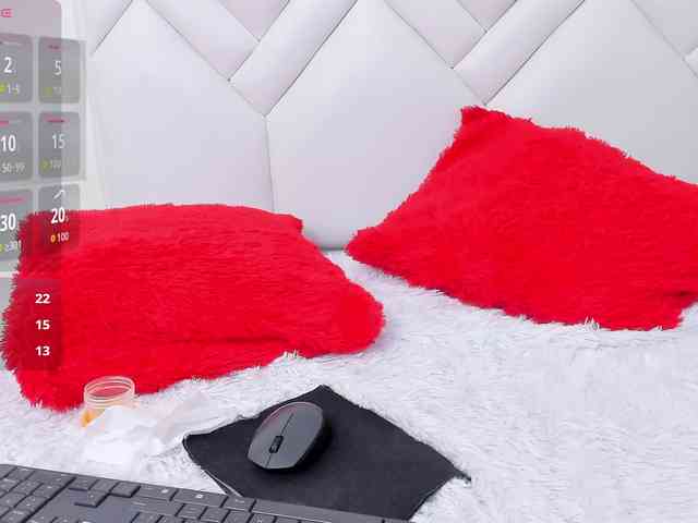 Skinny-Mature webcam