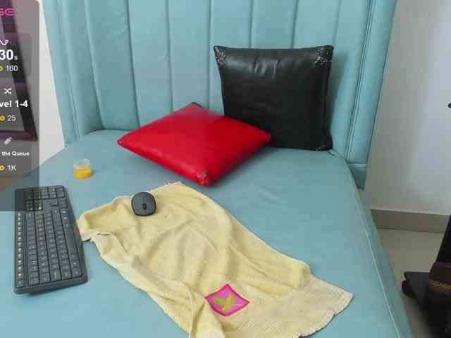 Skinny-Mature webcam