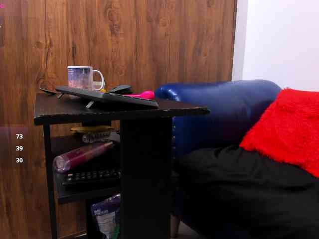 Skinny-Mature webcam