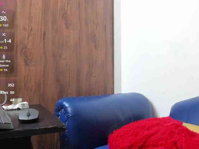 Skinny-Mature webcam