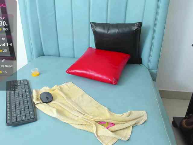 Skinny-Mature webcam