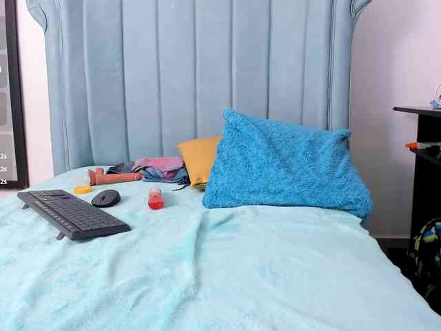 Skinny-Mature webcam