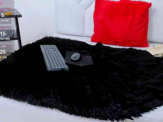 Skinny-Mature webcam