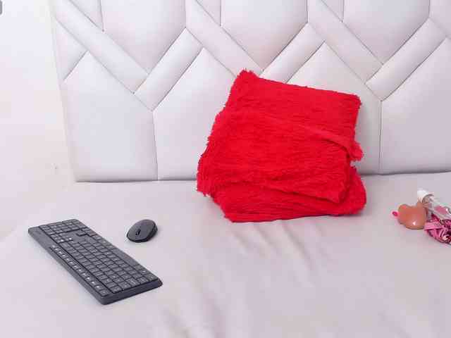 Skinny-Mature webcam