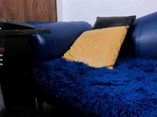 Skinny-Mature webcam