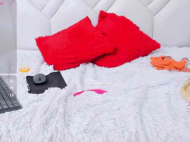 Skinny-Mature webcam