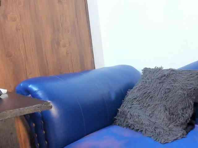 Skinny-Mature webcam