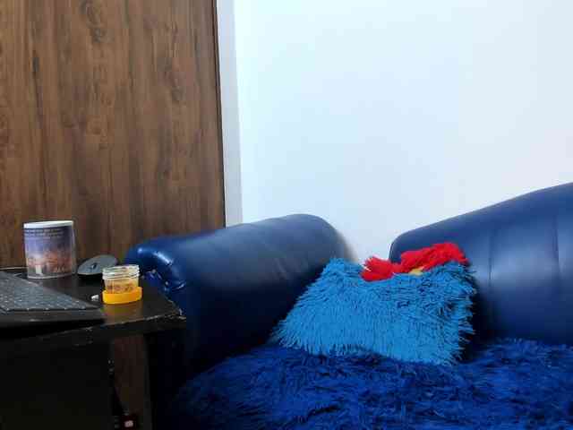 Skinny-Mature webcam