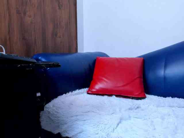 Skinny-Mature webcam