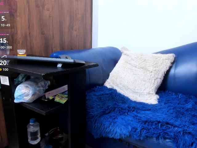 Skinny-Mature webcam