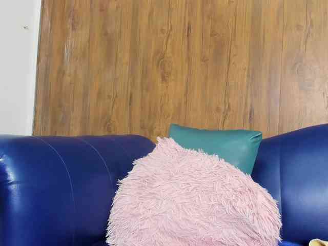 Skinny-Mature webcam