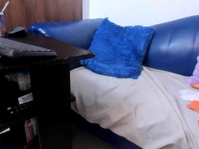 Skinny-Mature webcam