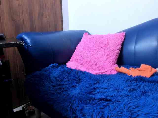 Skinny-Mature webcam