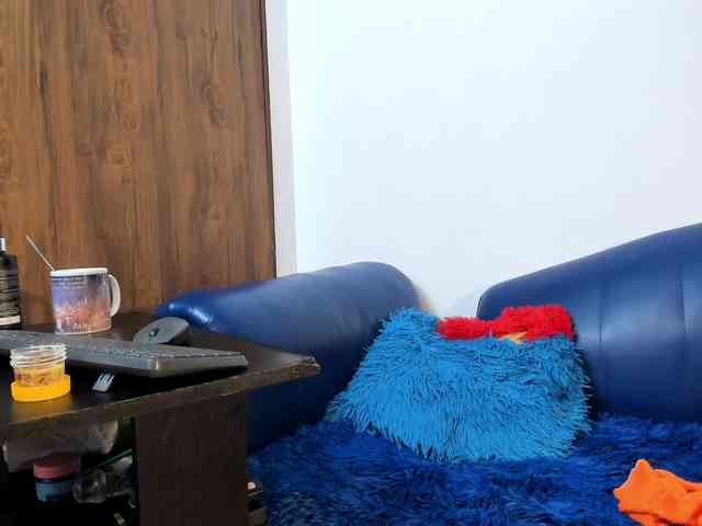 Skinny-Mature webcam