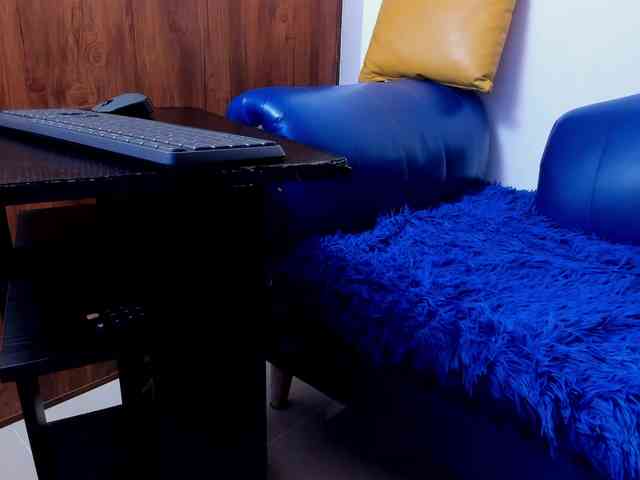 Skinny-Mature Live Webcam on BongaCams