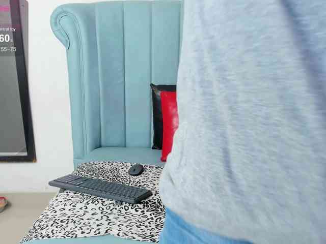 Skinny-Mature webcam